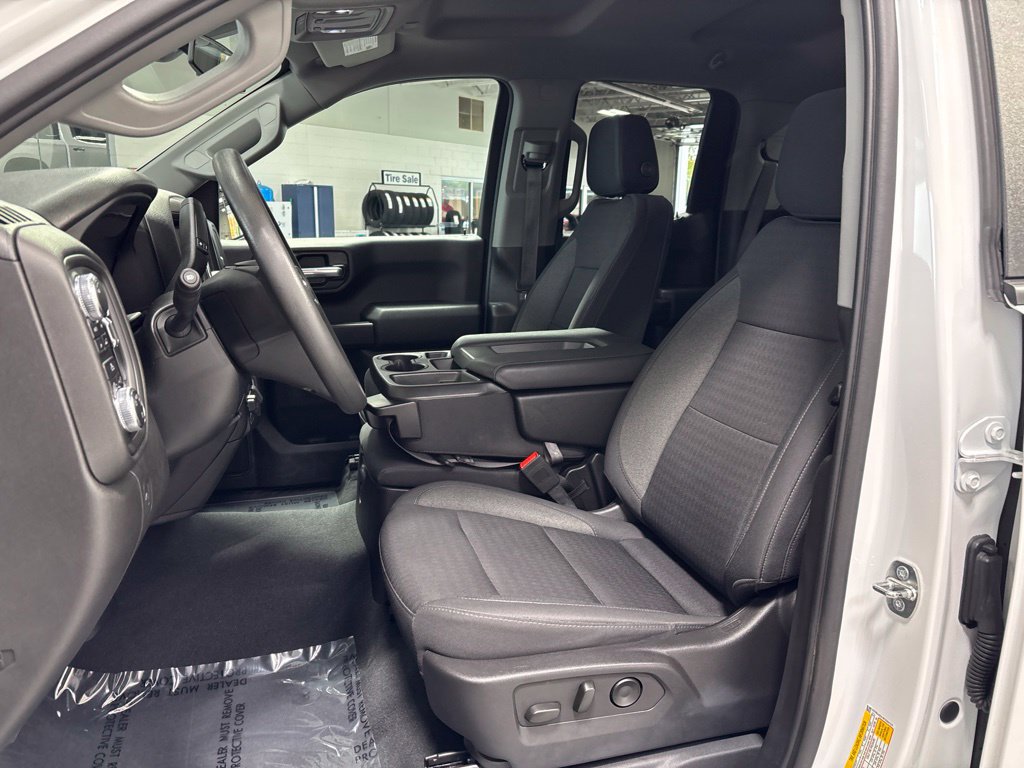Used 2023 GMC Sierra 1500 Pro w/ Graphite Edition AWD/4WD image 9