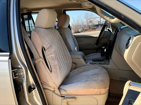 Used 2006 Ford Explorer XLT image 9