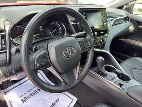 Used 2024 Toyota Camry SE AWD/4WD image 32
