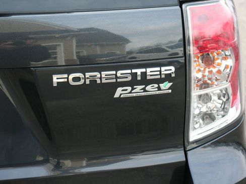 Used 2013 Subaru Forester 2.5X Limited image 26