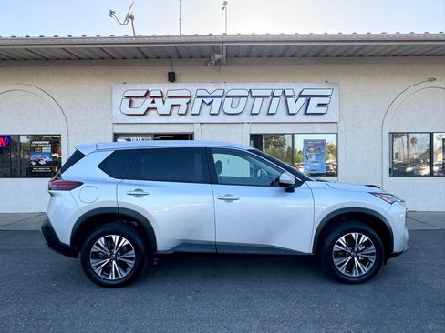 Used 2023 Nissan Rogue SV FWD image 3