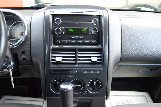 Used 2010 Ford Explorer Sport Trac XLT AWD/4WD image 12