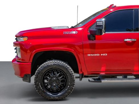 Used 2022 Chevrolet Silverado 3500 High Country w/ Technology Package AWD/4WD image 10
