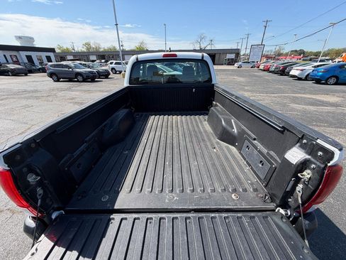 Used 2017 Toyota Tacoma SR image 17