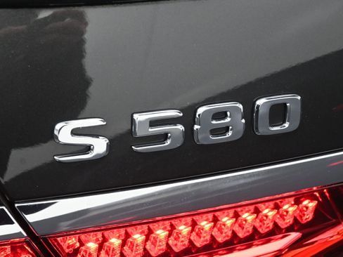 Used 2023 Mercedes-Benz S 580 4MATIC Sedan image 8