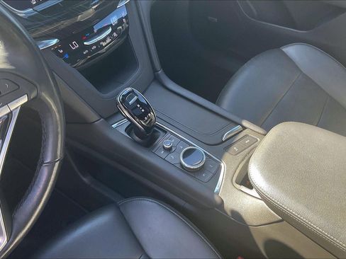 Used 2020 Cadillac XT6 Premium Luxury image 18
