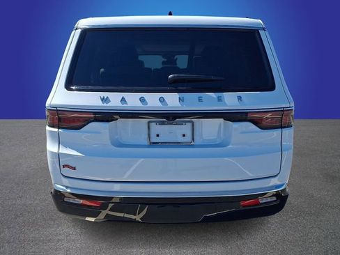 Used 2024 Jeep Wagoneer 4WD w/ Premium Group I image 5