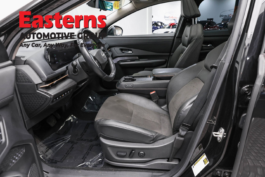 Used 2023 Nissan Ariya FWD image 15