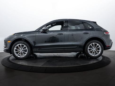 New 2026 Porsche Macan image 2