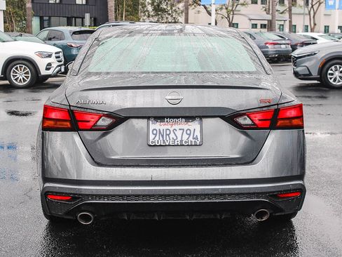 Used 2025 Nissan Altima 2.5 SR FWD image 8