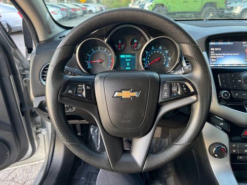 Used 2015 Chevrolet Cruze LT image 24