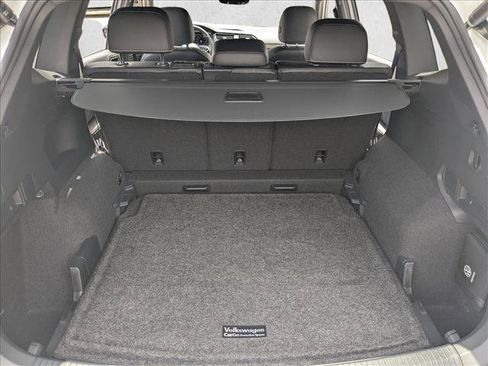 Used 2023 Volkswagen Tiguan SEL R-Line AWD/4WD image 6