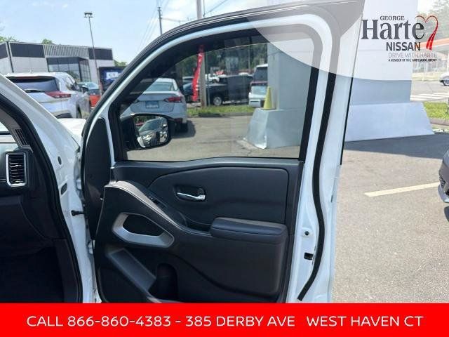 Certified 2024 Nissan Frontier SV w/ Tow Package AWD/4WD image 28