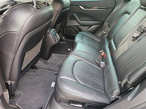 Used 2019 Maserati Levante image 17