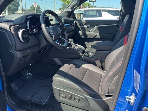 Used 2024 Chevrolet Colorado Z71 w/ Z71 Convenience Package 2 AWD/4WD image 7
