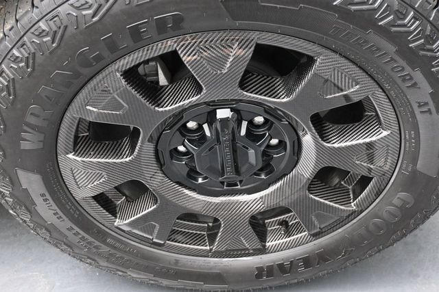 Used 2026 GMC Hummer EV 4x4 Crew Cab w/ Carbon Fiber Edition Package image 33