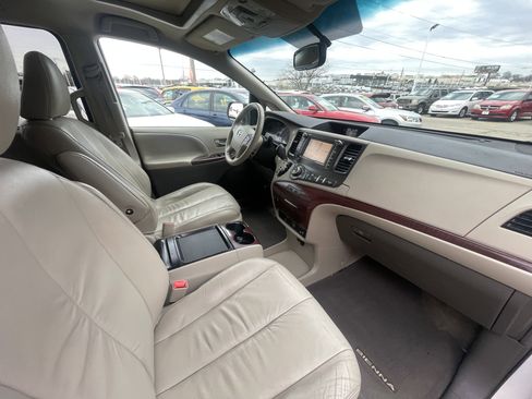 Used 2011 Toyota Sienna Limited image 14