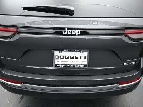 New 2026 Jeep Grand Cherokee Limited RWD image 12