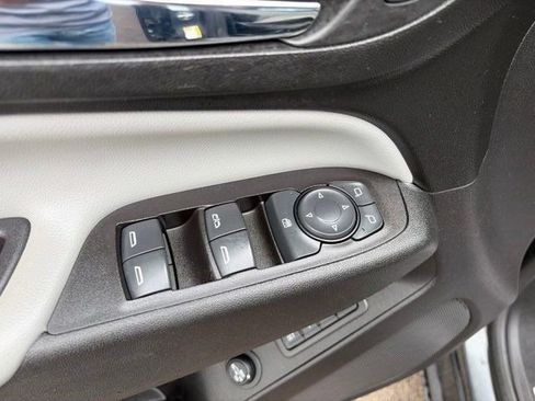 Used 2019 Chevrolet Equinox Premier w/ Premier True North Edition AWD/4WD image 12