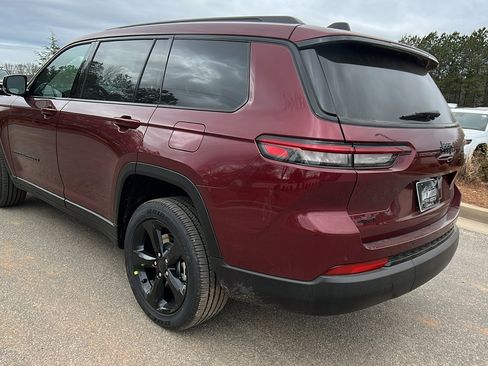 New 2025 Jeep Grand Cherokee L Altitude image 10