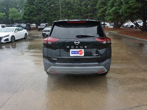 Used 2023 Nissan Rogue S AWD/4WD image 18