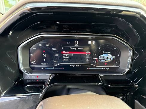 Used 2023 GMC Sierra 1500 SLT w/ SLT Premium Plus Package AWD/4WD image 8