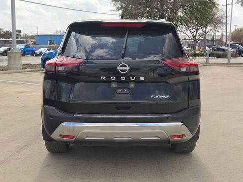 Used 2023 Nissan Rogue Platinum image 4