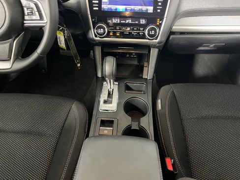 Used 2019 Subaru Outback 2.5i Premium image 16