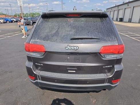 Used 2019 Jeep Grand Cherokee Laredo AWD/4WD image 4