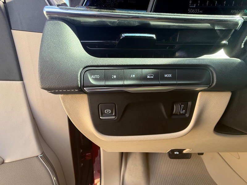 Used 2024 Cadillac Escalade Premium Luxury AWD/4WD image 26