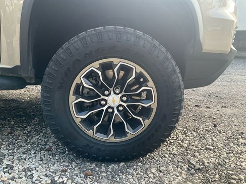 Used 2021 Chevrolet Colorado ZR2 image 10