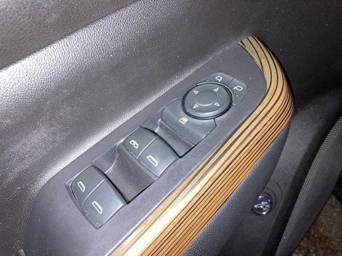 Used 2020 GMC Acadia SLE w/ Driver Convenience Package image 12