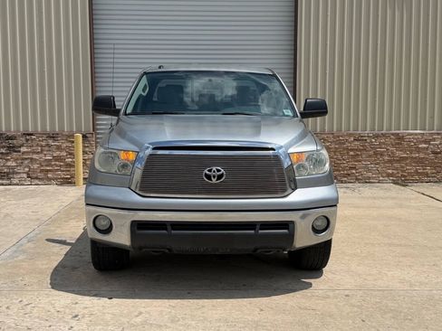 Used 2013 Toyota Tundra 4x4 Double Cab w/ SR5 Pkg image 2