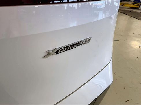 Certified 2024 BMW iX xDrive50 w/ Premium Package AWD/4WD image 9