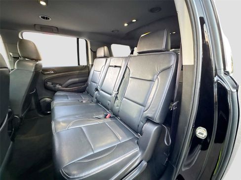 Used 2018 GMC Yukon XL SLE image 21