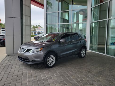 Used 2019 Nissan Rogue Sport SV image 1