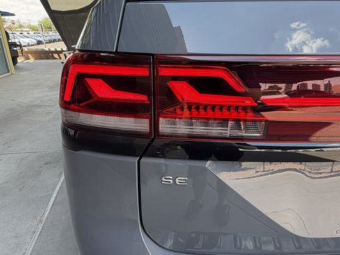 Used 2025 Volkswagen Atlas Peak Edition SE AWD/4WD image 14