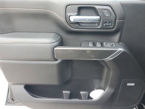 Used 2023 GMC Sierra 2500 AT4 w/ AT4 Preferred Package image 18