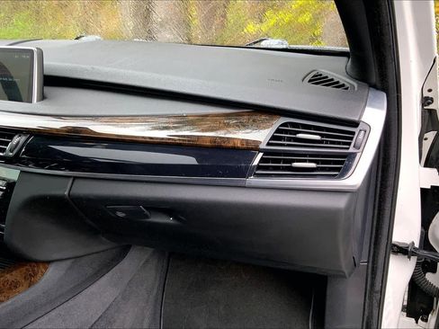Used 2018 BMW X5 xDrive35i w/ M Sport Package AWD/4WD image 19