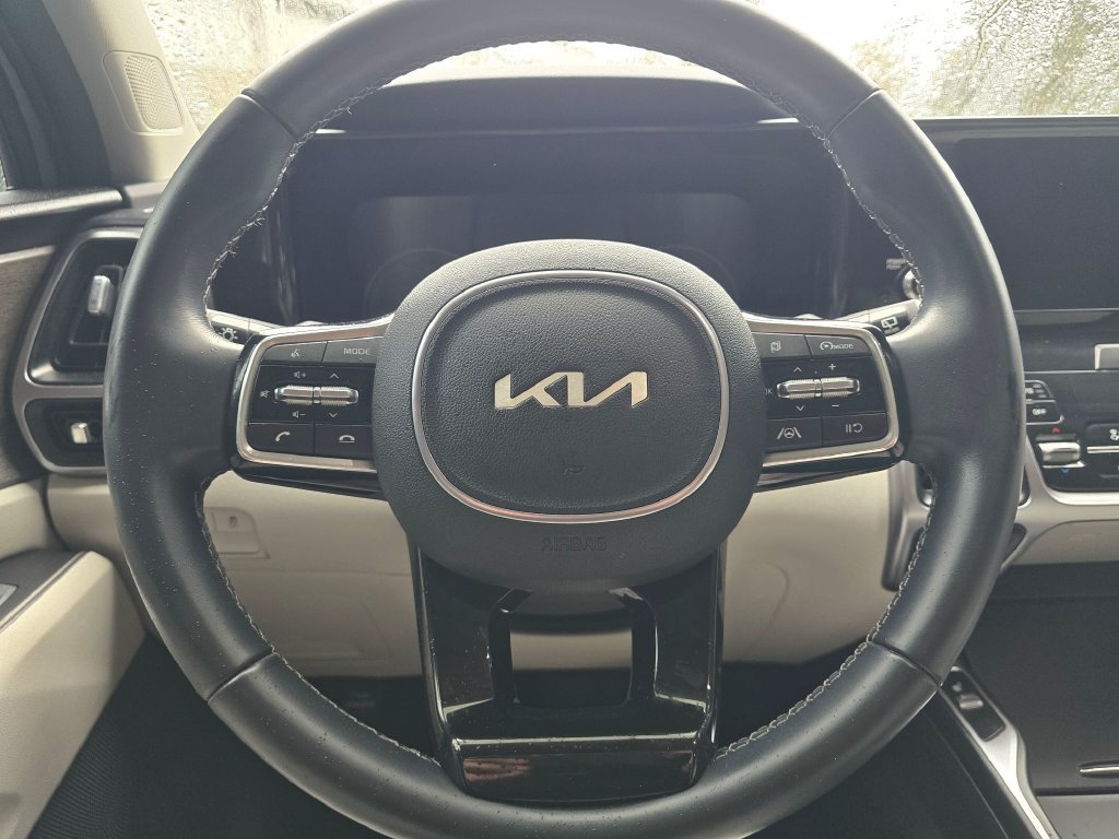 Certified 2023 Kia Sorento S w/ Panoramic Sunroof Package AWD/4WD image 16