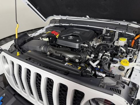 Used 2023 Jeep Wrangler Unlimited Sahara AWD/4WD image 50