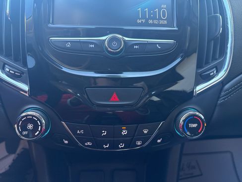 Used 2017 Chevrolet Cruze Premier FWD image 26