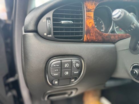 Used 2006 Jaguar XJ8 image 34