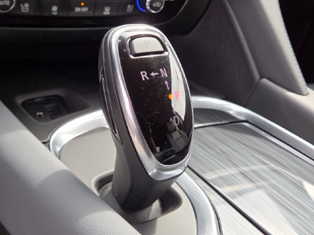 Used 2020 Buick Enclave Premium w/ Surround and Sites Package AWD/4WD image 32
