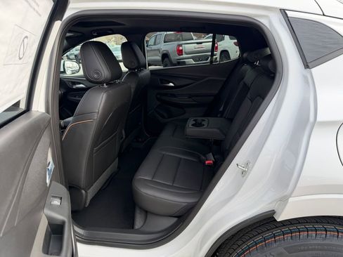 New 2026 Buick Envista Avenir image 17