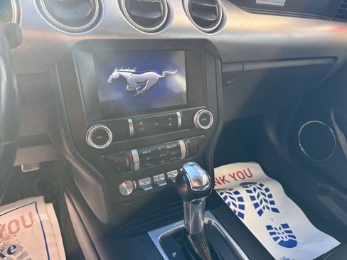 Used 2019 Ford Mustang Premium image 12
