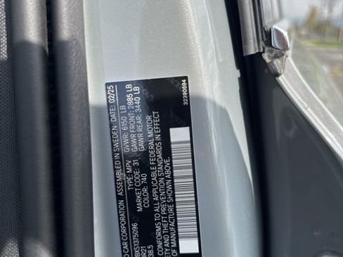 Certified 2025 Volvo XC90 B6 Plus AWD/4WD image 28