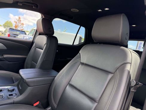 Certified 2023 Chevrolet Traverse LT AWD/4WD image 9
