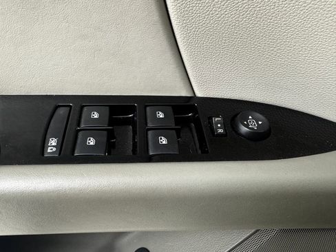 Used 2014 Cadillac XTS Platinum image 25