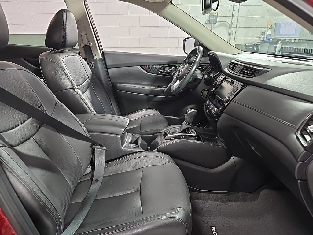 Used 2018 Nissan Rogue SL w/ Premium Package AWD/4WD image 32